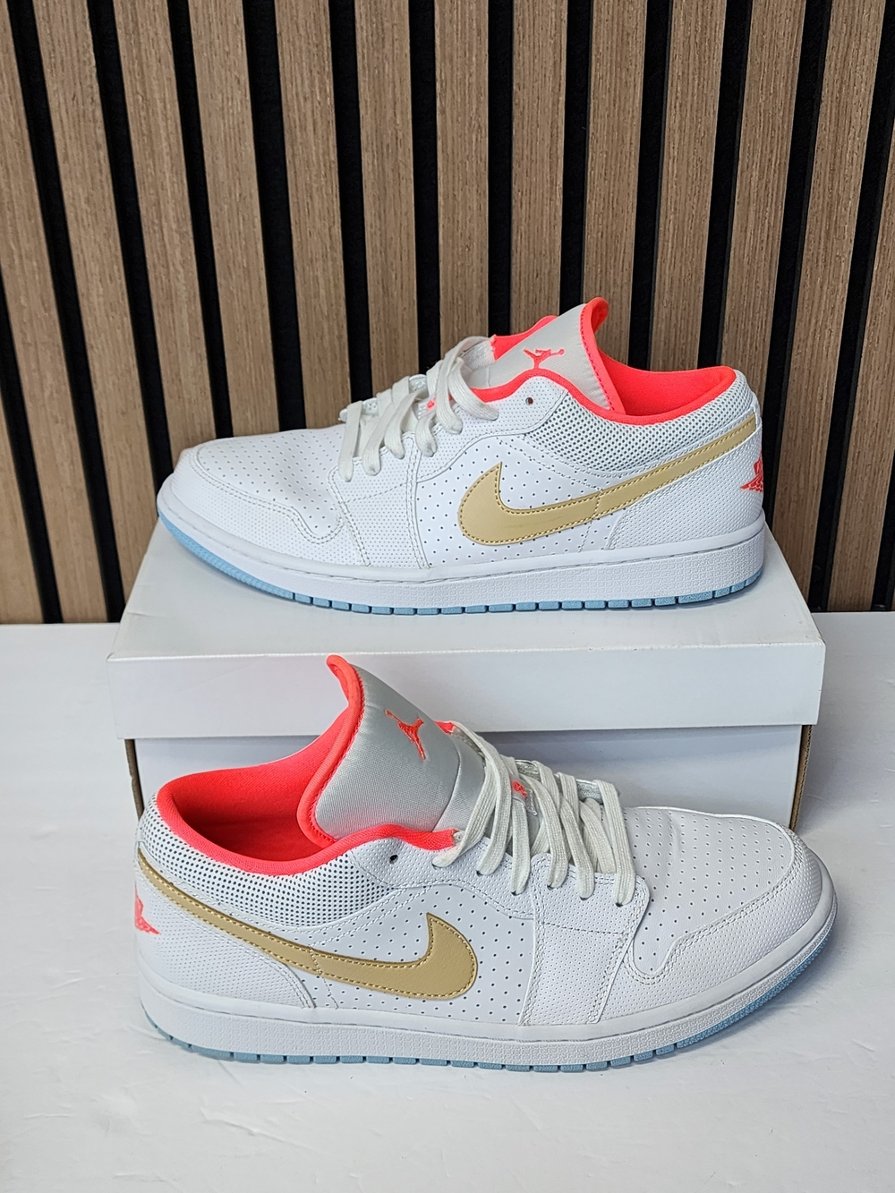 Nike Air Jordan 1 Low SE White Sesame Flash DC9509-100 Women's 12 / Men's 10.5